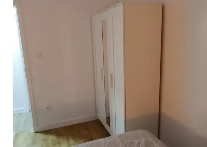 Refait A Neuf I 4 A Louer Individuellement I Business Travelers Rum i privatbostad